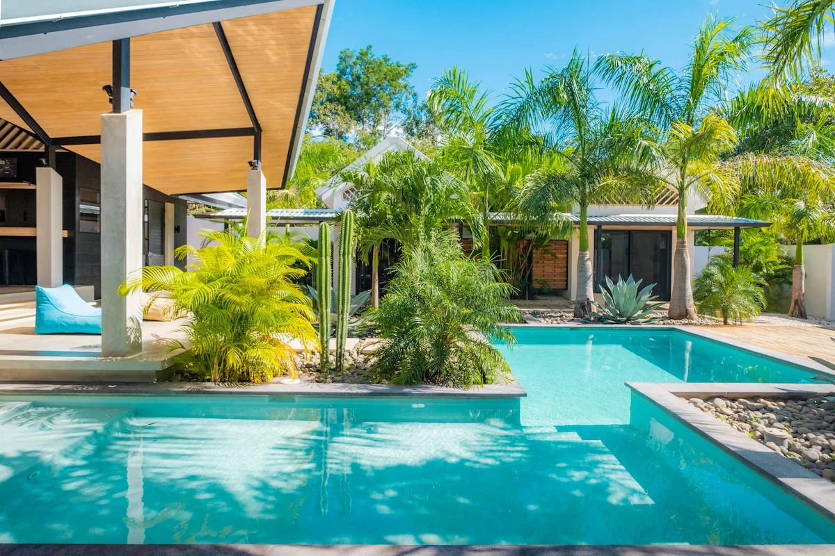 Love at first sight Villa, in quiet private parc — 4 bedroom vacation rental in Los Pargos