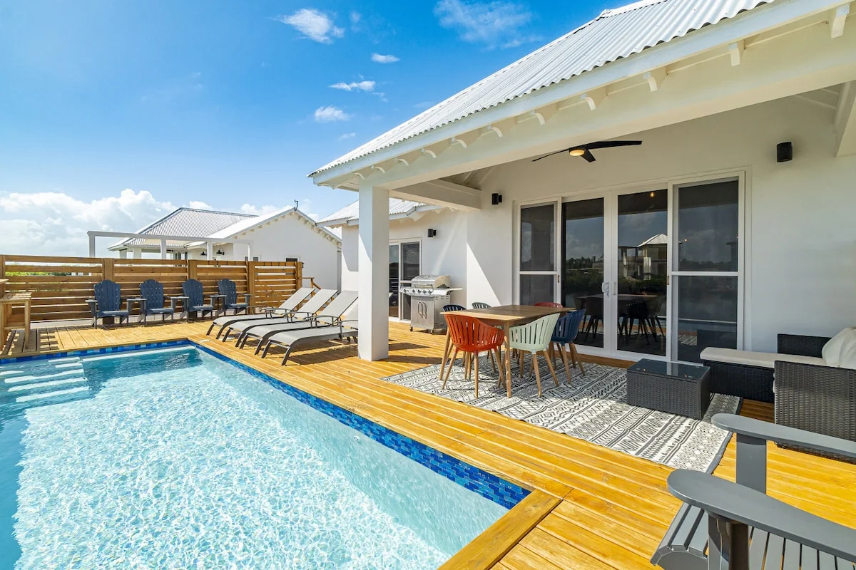 Camey's House & Mistico Beach Club + Boat Shuttle - Villas for Rent in San Pedro, Corozal District, Belize - Image 1