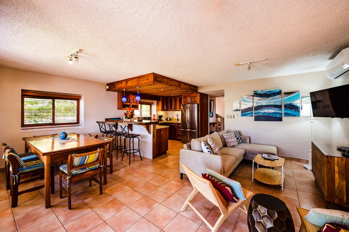 Beachfront, Beach Access & Sunsetview terrace - Serviced apartments for Rent in Playa Langosta, Provincia de Guanacaste, Costa Rica