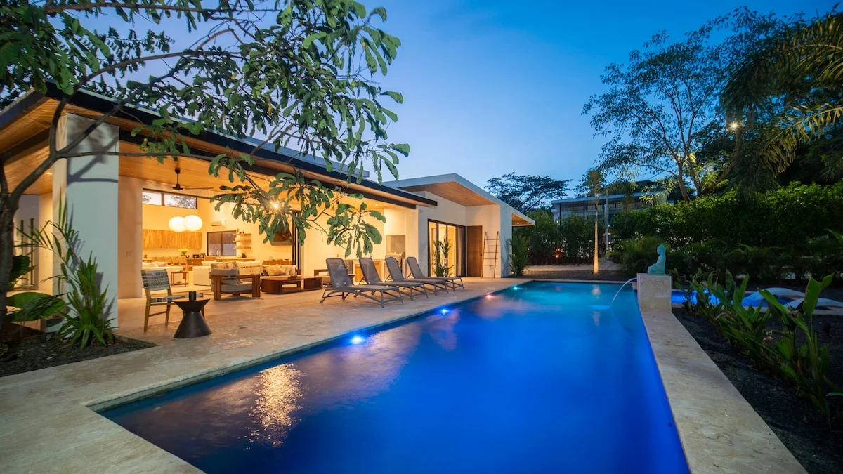 Playa Grande~Sleep 18~Walk to Beach~Pool~Golf Cart — 6 bedroom vacation rental in playa grande