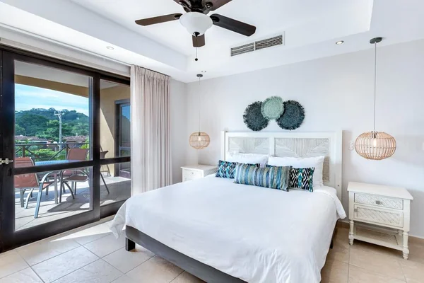 777E3 Beachfront Lux Condo — 1 bedroom vacation rental in Jaco