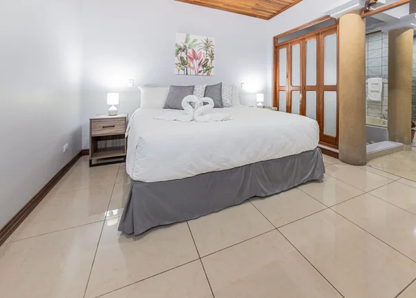 MansionBeraca Master Suite-Jacuzzi-Piscina-Airport — 1 bedroom vacation rental in San José