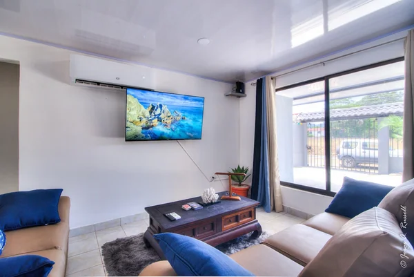 Party Pad — 5 bedroom vacation rental in Jaco