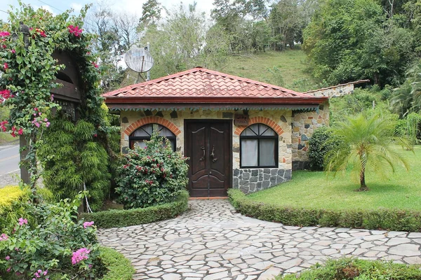 The 'Wine Cellar' Casita — 1 bedroom vacation rental in Nuevo Arenal