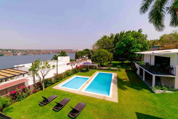 6BR Villa in Tequesquitengo — 6 bedroom vacation rental in Tequesquitengo