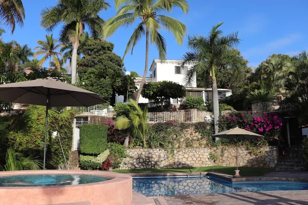 9BR Villa in Tequesquitengo — 9 bedroom vacation rental in Tequesquitengo