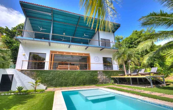 3BR Villa in San Salvador — 3 bedroom vacation rental in San Salvador
