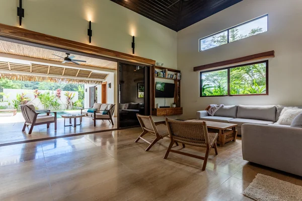 Luxury Bali Villa w/ pool- Walk to Dominical Beach — 3 bedroom vacation rental in Tamarindo
