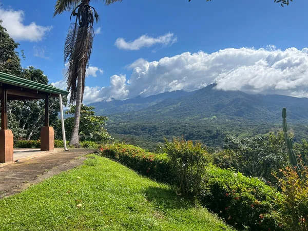 4BR House — 4 bedroom vacation rental in 