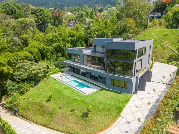 7BR Villa in Envigado — 7 bedroom vacation rental in Envigado