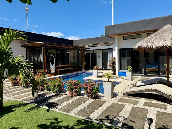4BR Villa — 4 bedroom vacation rental in 