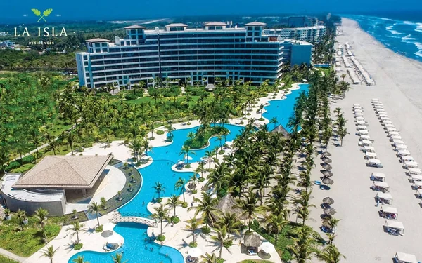 Luxury oceanfront apartment in “La Isla Residence” — 4 bedroom vacation rental in Acapulco