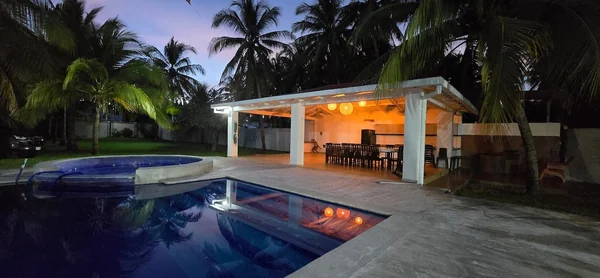 Reyes Beach House — 6 bedroom vacation rental in La Ceiba