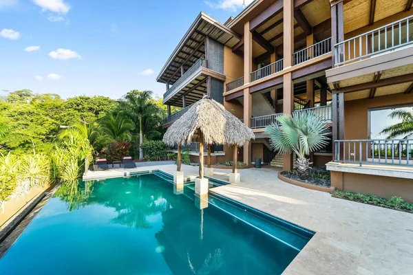 4BR Villa — 4 bedroom vacation rental in 