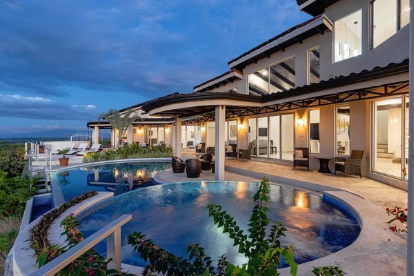 Sunset Ridge House — 4 bedroom vacation rental in 
