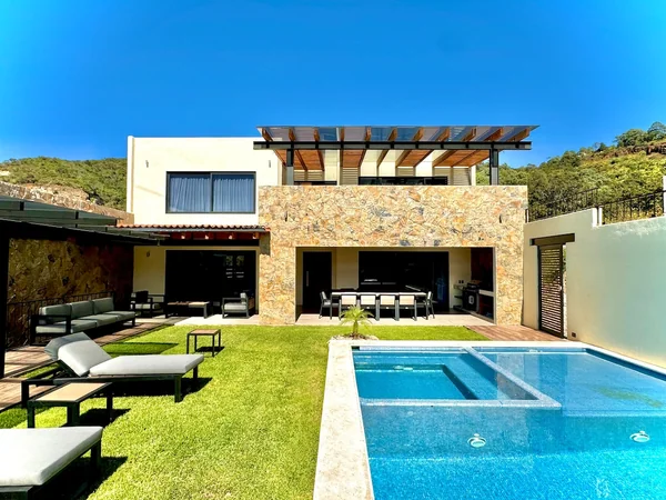 5BR Villa in Valle de Bravo — 5 bedroom vacation rental in Valle de Bravo