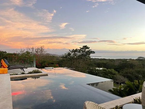 Casa Tinto — 4 bedroom vacation rental in Playa Grande