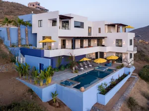 Grupo Madre Teresa — 4 bedroom vacation rental in El Pescadero