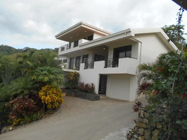 2BR Villa — 2 bedroom vacation rental in 