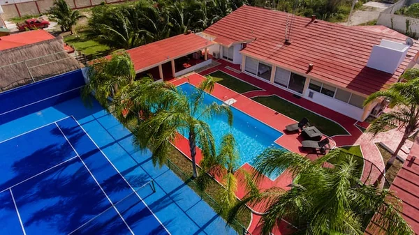 7BR Villa in Cancún — 7 bedroom vacation rental in Cancún