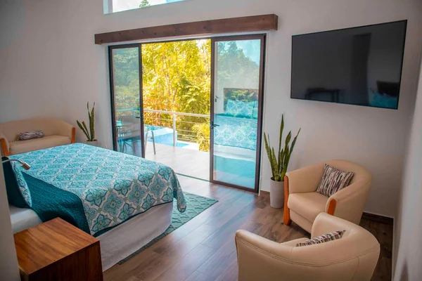 4BR Luxury Villa in Manuel Antonio — 4 bedroom vacation rental in Manuel Antonio