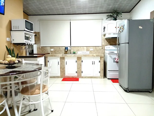 Apartment 2 — 2 bedroom vacation rental in San Rafael