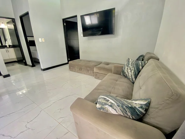 5BR Guest House — 5 bedroom vacation rental in 