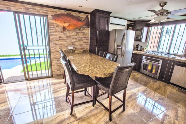 3BR Guest House in Jaco — 3 bedroom vacation rental in Jaco