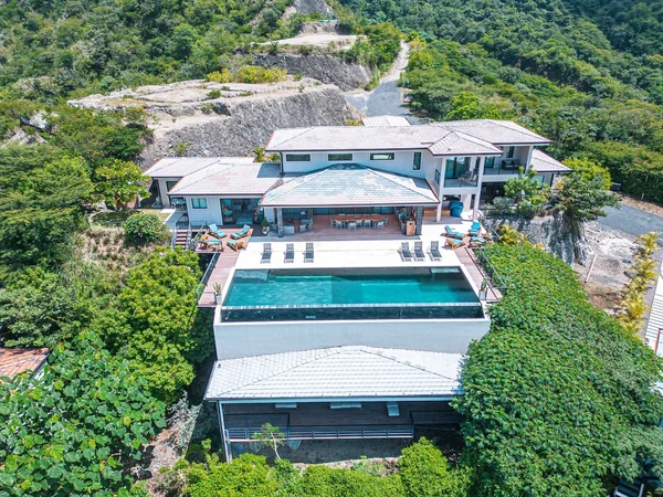 Casa Pacifica — 9 bedroom vacation rental in San Ramón