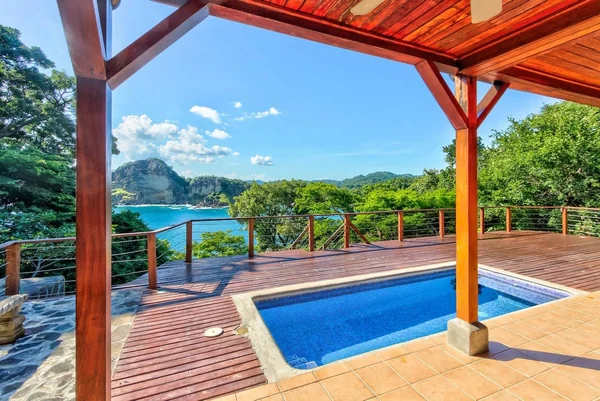Casa Vista Bahía — 4 bedroom vacation rental in Tola