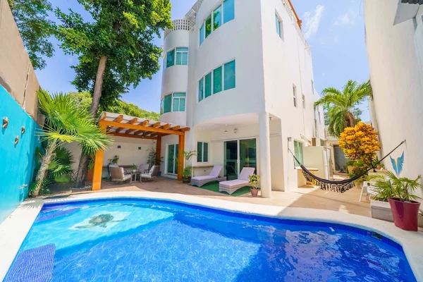 The Castle — 5 bedroom vacation rental in Cancún
