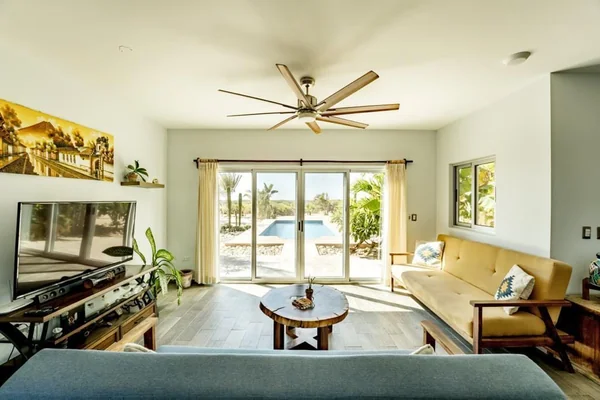 3BR Villa in Los Cerritos — 3 bedroom vacation rental in Los Cerritos