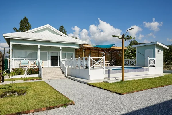 2BR Cabin in Roatán — 2 bedroom vacation rental in Roatán