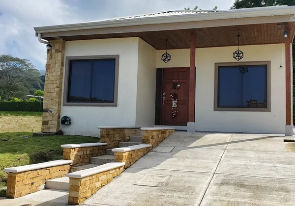 Rojas Beach House — 3 bedroom vacation rental in Herradura