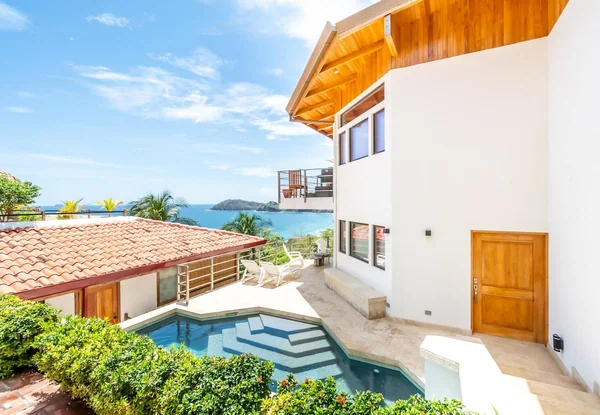 Flamingo Beach Ocean View Villa — 3 bedroom vacation rental in 