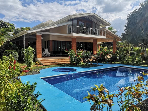 Villa Radiante — 3 bedroom vacation rental in Atenas