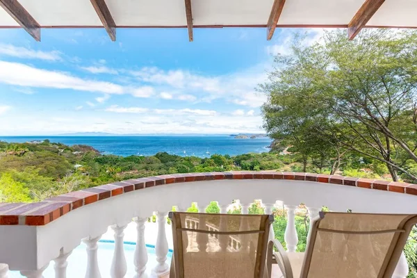 Casa Linda — 4 bedroom vacation rental in Playa Grande