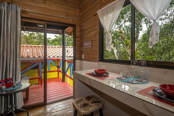 London Themed Cabin — 2 bedroom vacation rental in Provincia de Puntarenas
