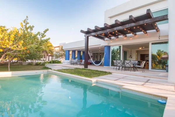5BR Villa in San Bruno — 5 bedroom vacation rental in San Bruno