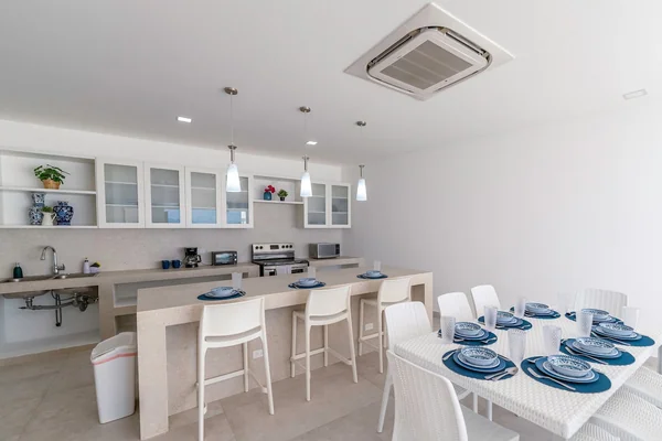 Front Villa — 4 bedroom vacation rental in San Pedro