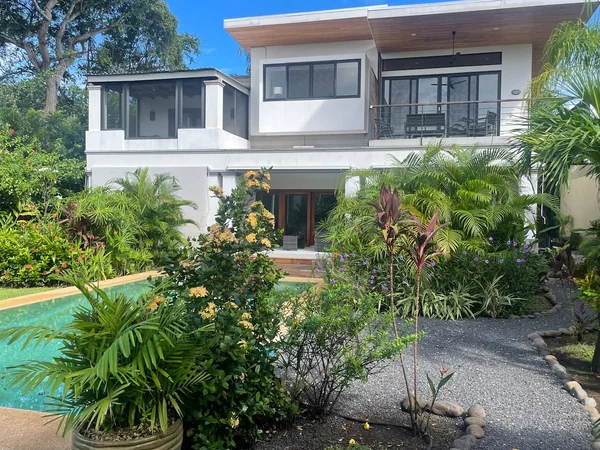 Villa Zafiro — 4 bedroom vacation rental in Playa Langosta