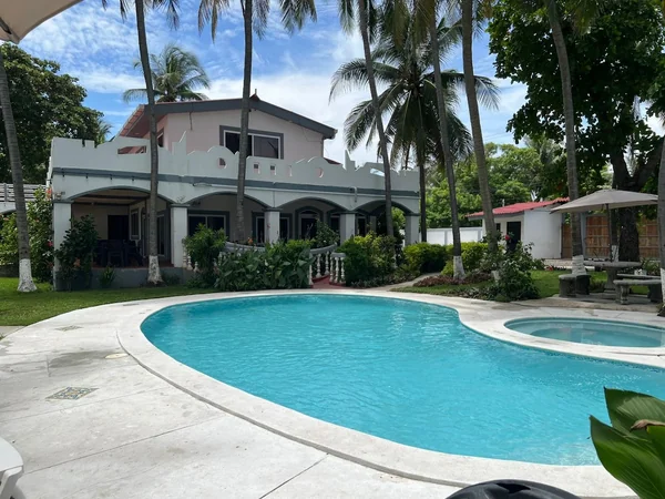 4BR Villa in San Salvador — 4 bedroom vacation rental in San Salvador