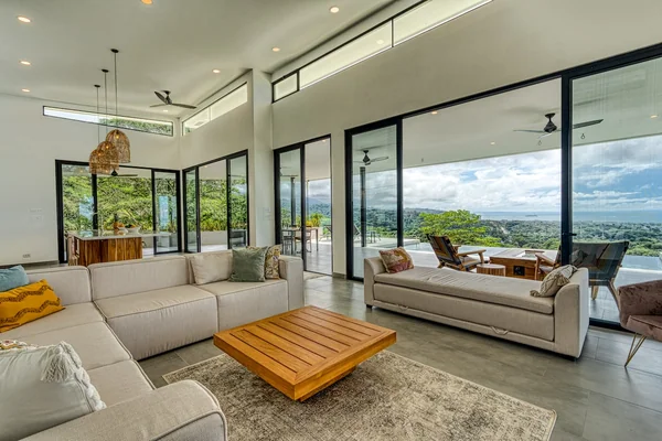 6BR Luxury Villa — 6 bedroom vacation rental in 