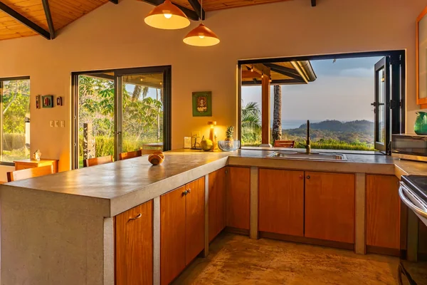 The Hidden Jewel — 3 bedroom vacation rental in 