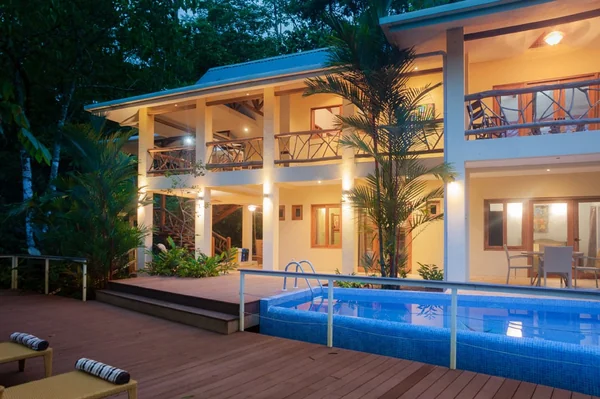 Tropical Villa — 3 bedroom vacation rental in 