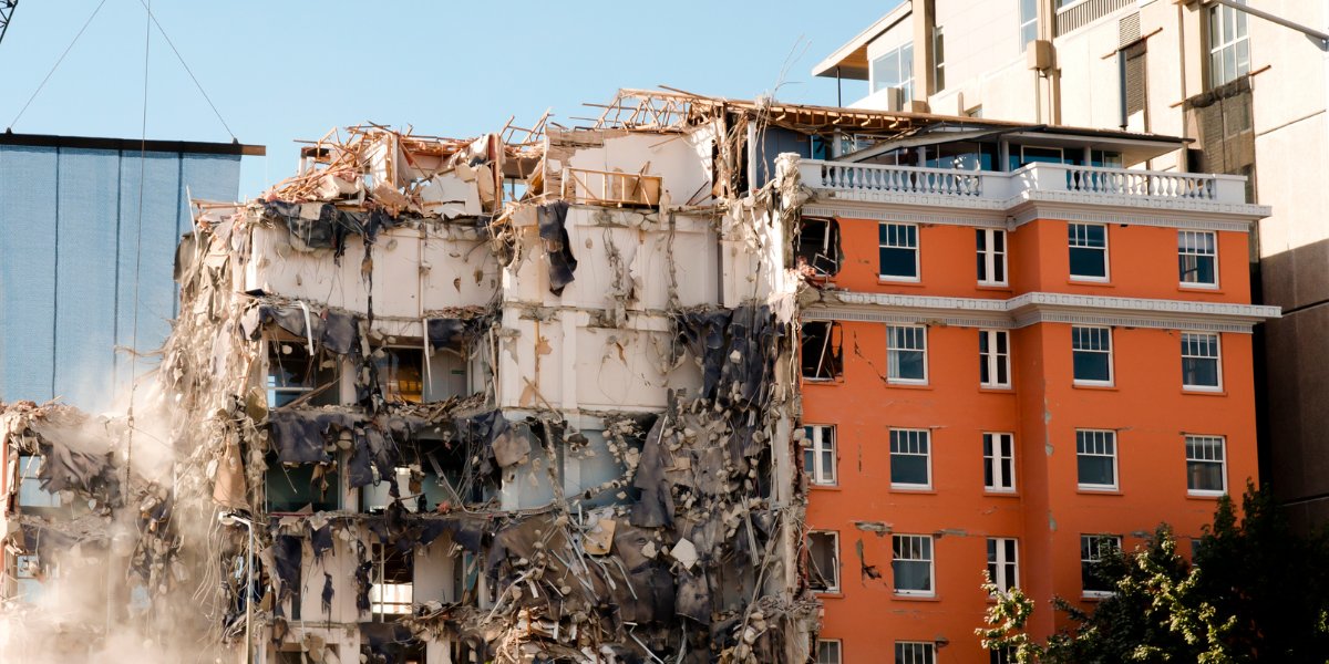 THE IMPORTANCE OF SEISMIC DESIGN FOR INTERNAL PARTITIONS