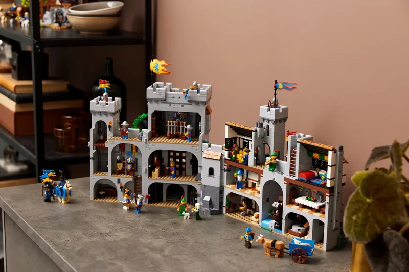 LEGO Lions Knight Castle Scenery