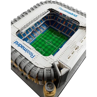 Lego® Creator Expert 10299 Real Madrid – stadion Santiago Bernabéu