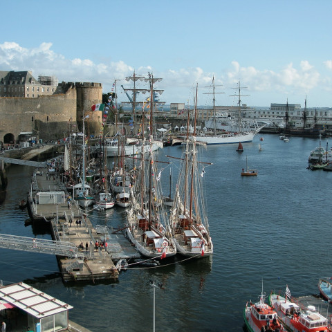 Cover photo of the city Brest