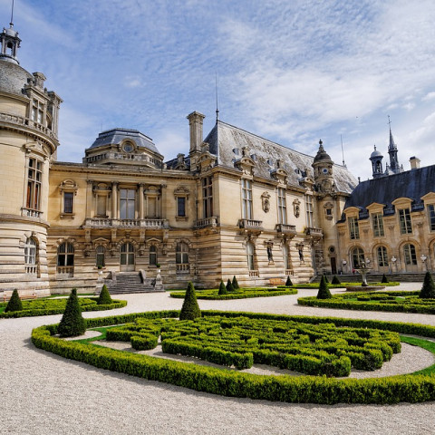 Cover photo of the city Chantilly
